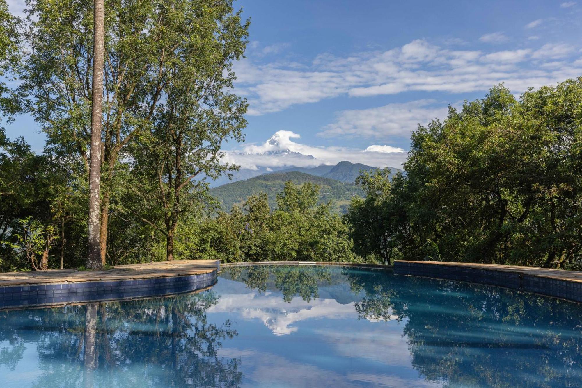 Tiger Mountain Pokhara Lodge Exteriör bild