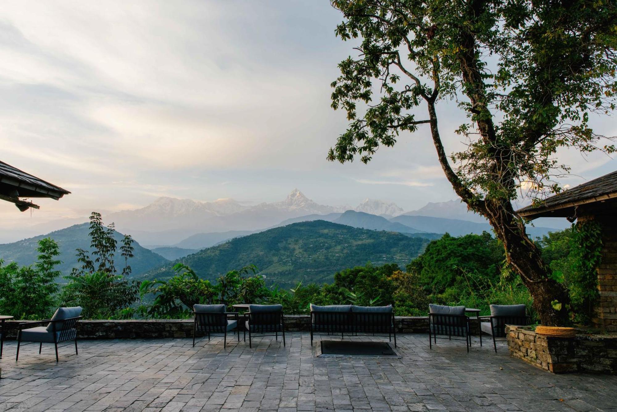 Tiger Mountain Pokhara Lodge Exteriör bild