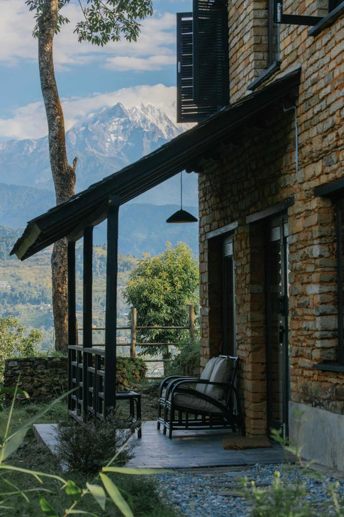 Tiger Mountain Pokhara Lodge Exteriör bild